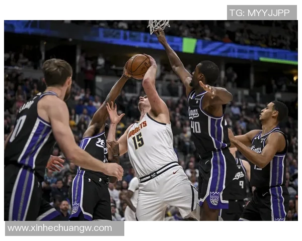 76人对决熊鹿NBA季后赛激战正酣球迷期待精彩瞬间